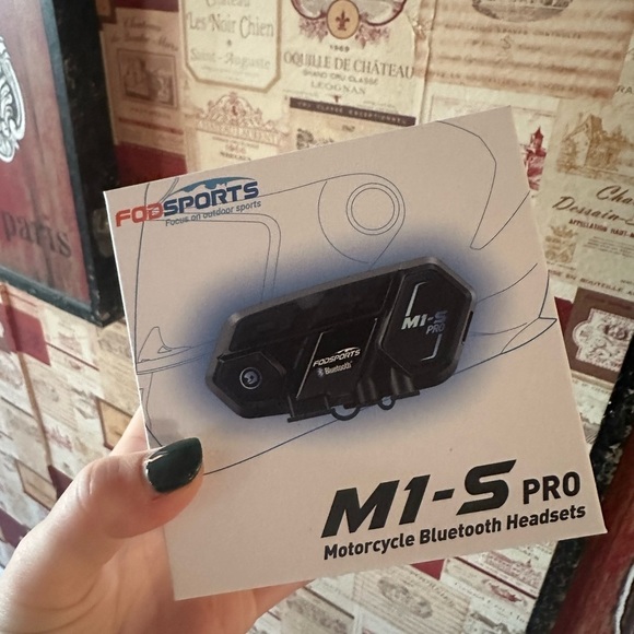 new in box M1-S pro bluetooth motorcycle headset - Picture 2 of 7